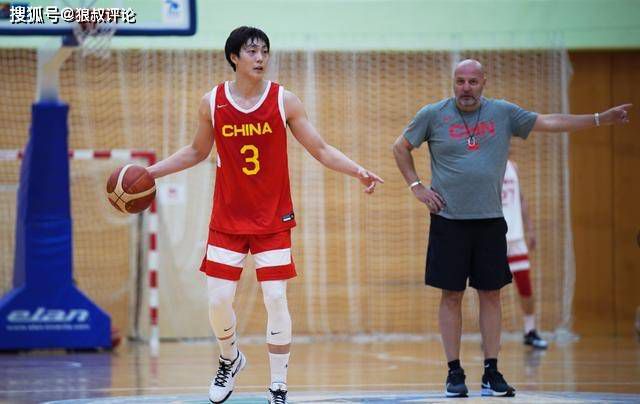 现场气氛一片欢乐，获奖明星在现场的搞怪举动也颇具看点。