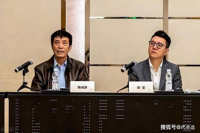 违规微短剧被全网下线 微短剧整治工作常态化推进 2024-03-26 中国网络视听协会发布通告，宣布下线网络微短剧《老师不要跑》，这一微短剧存在剧情低俗，台词、画面、情节涉及严重软色情等违规情况。