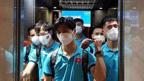 刘嘉玲舒淇李冰冰于适等出席15 水舞间 刘嘉玲 舒淇 成龙获第78届洛迦诺终身成就!